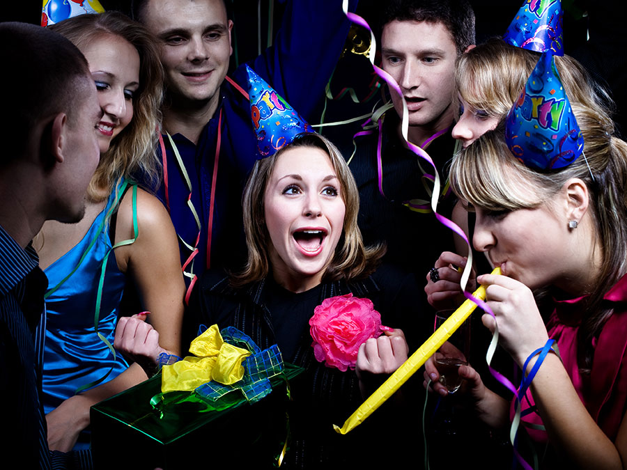 party-must-haves-for-any-party-fotobomb